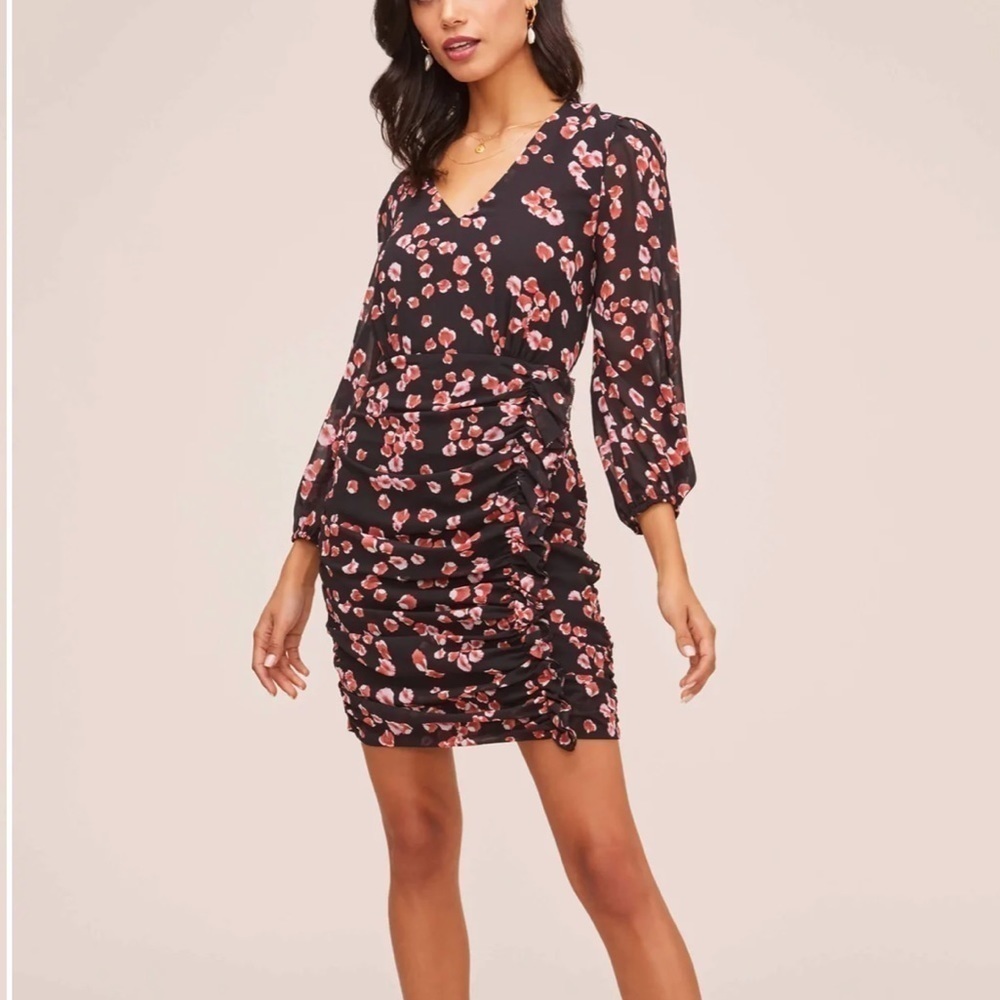 ASTR Red Petal Shirred Long Sleeve Midi Dress Size M